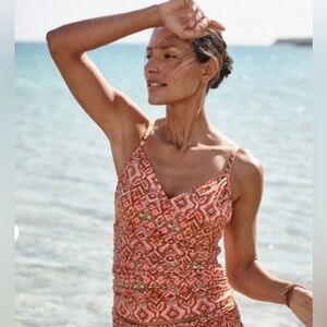 Garnett Hill Womens Underwire Ruched Surplice Tankini top size 6